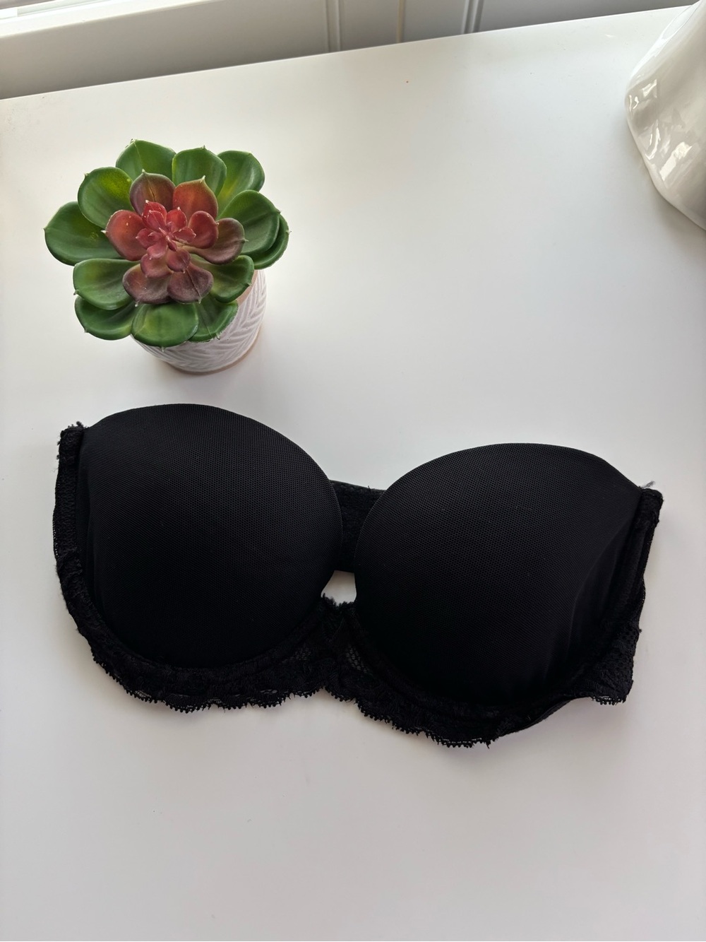 Natori Strapless Bra with Lace 32C
